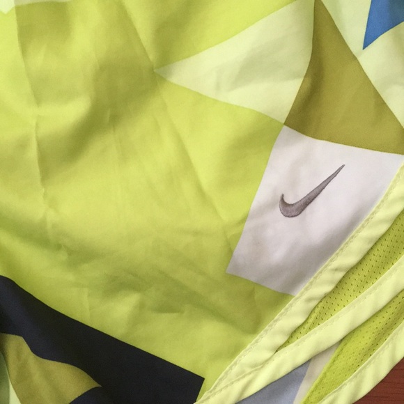 nike running shorts - Picture 3 of 3